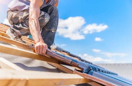 Quels matériaux privilégier pour une couverture toiture résistante