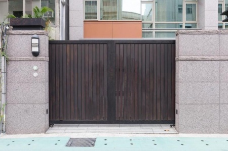 Comment r&eacute;ussir l'installation de votre portail &agrave; Marcenod ?